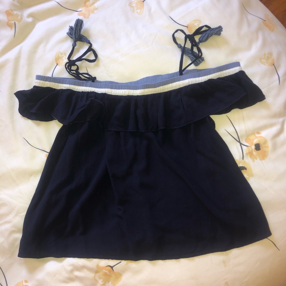 American Eagle Off-Shoulder Tie blouse